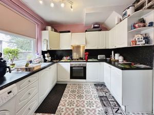 Kitchen- click for photo gallery